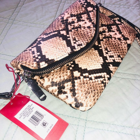 Enzo Angiolini Handbags - Enzo Angiolini cross body purse